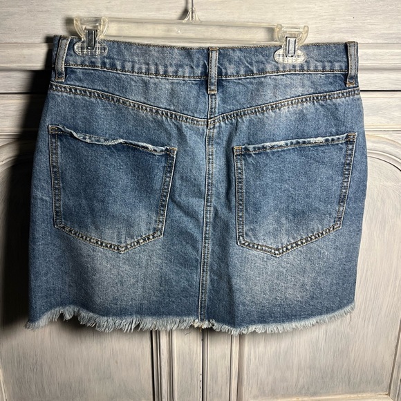 Buddy‎ Love Sharon Blue Denim Distressed Mini Skirt - Picture 6 of 6